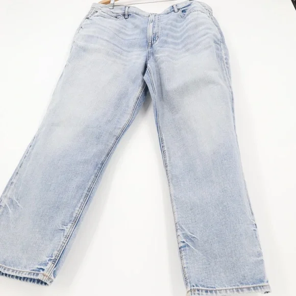NWT American Eagle '90s Boyfriend Jeans - Picture 3 of 9